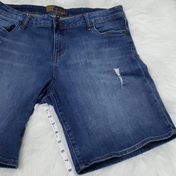 KUT from the KLOTH Bermuda Shorts - Picture 13 of 13